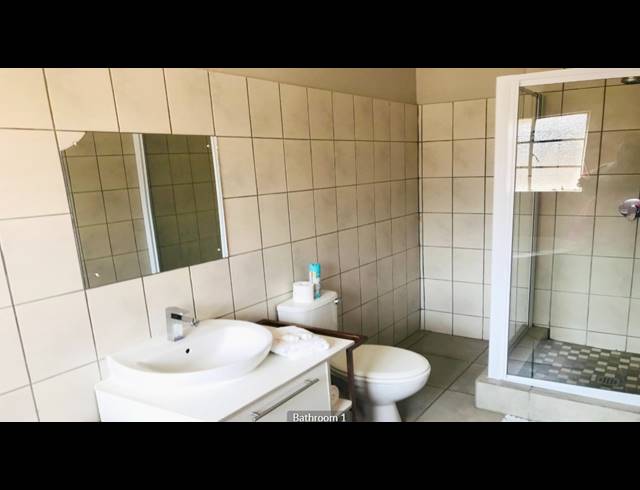 1,582M² LODGE FOR SALE IN MAKHADO